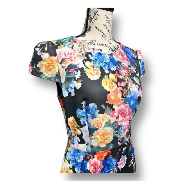 Betsey Johnson 6 Black Floral Scuba Pencil Dress Short Sleeve Feminine Festival - Picture 3 of 8